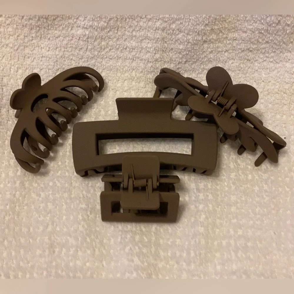 Assorted clips